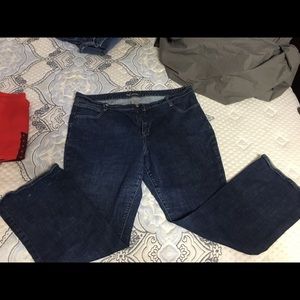 3/$20 Old Navy “The Dreamer” size 20 jeans